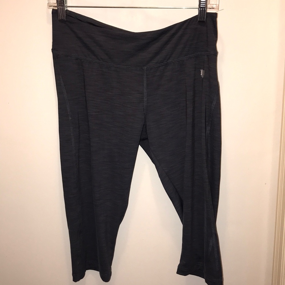 Eleven by Venus Capri yoga pants